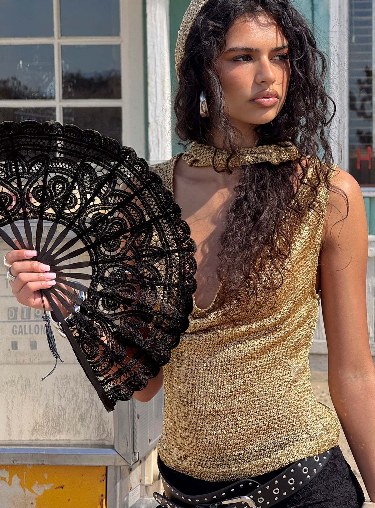 Bossa Nova Lace Fan Black