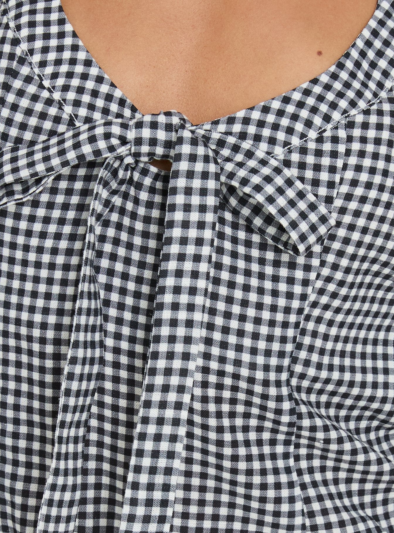 Puzzle Pieces Tie Detail Halter Top Black / White Gingham