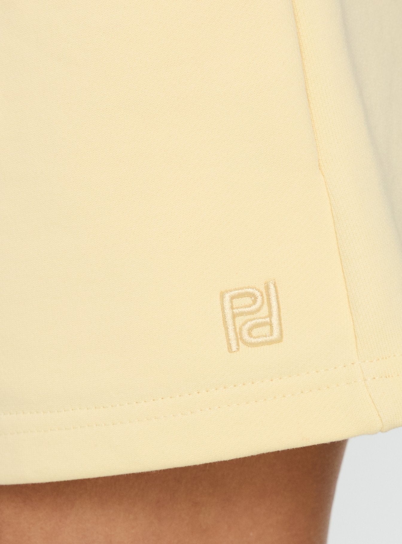 Haelie Fleece Shorts Butter Yellow