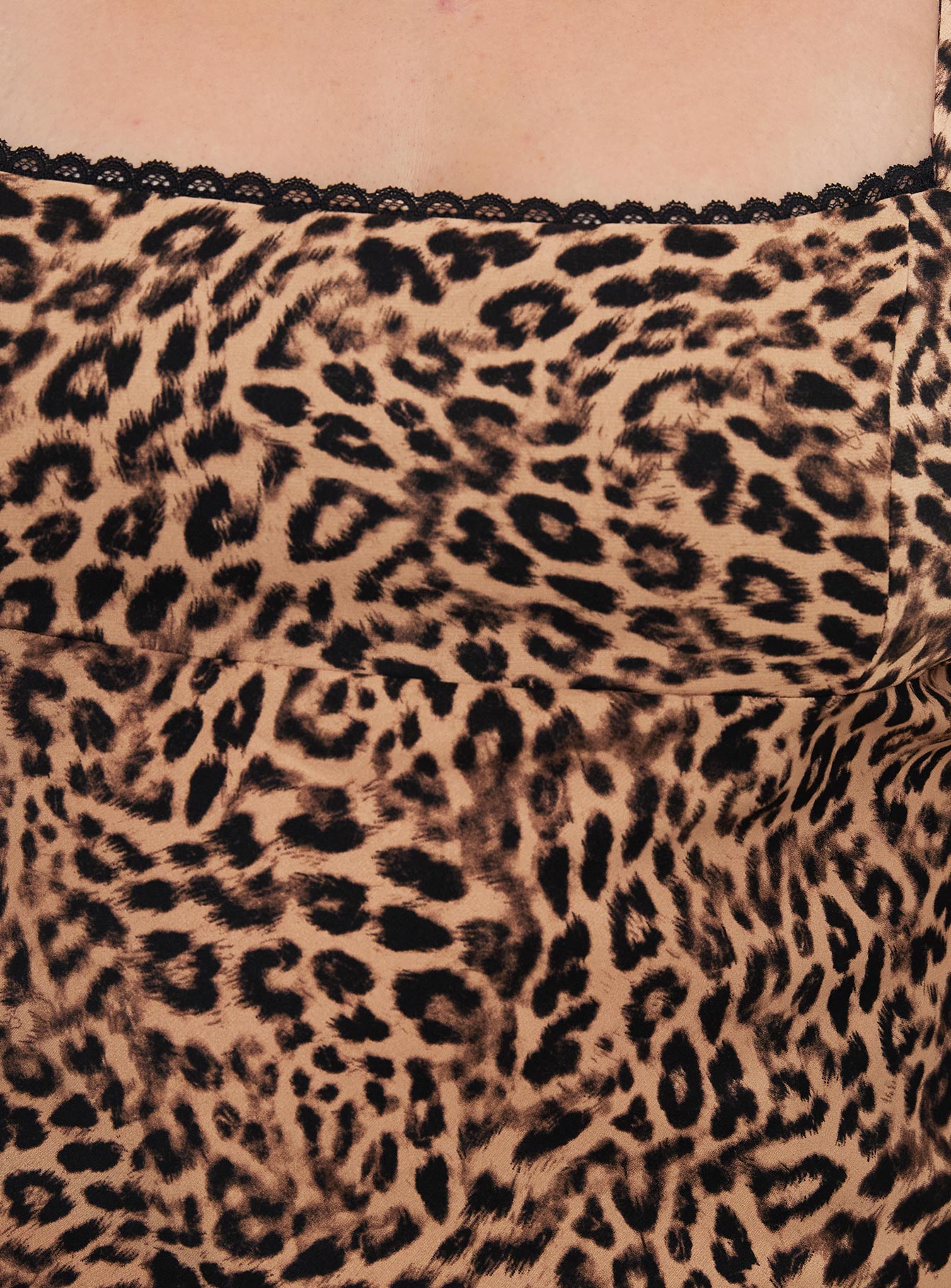 Jaquelyn Top Leopard Curve