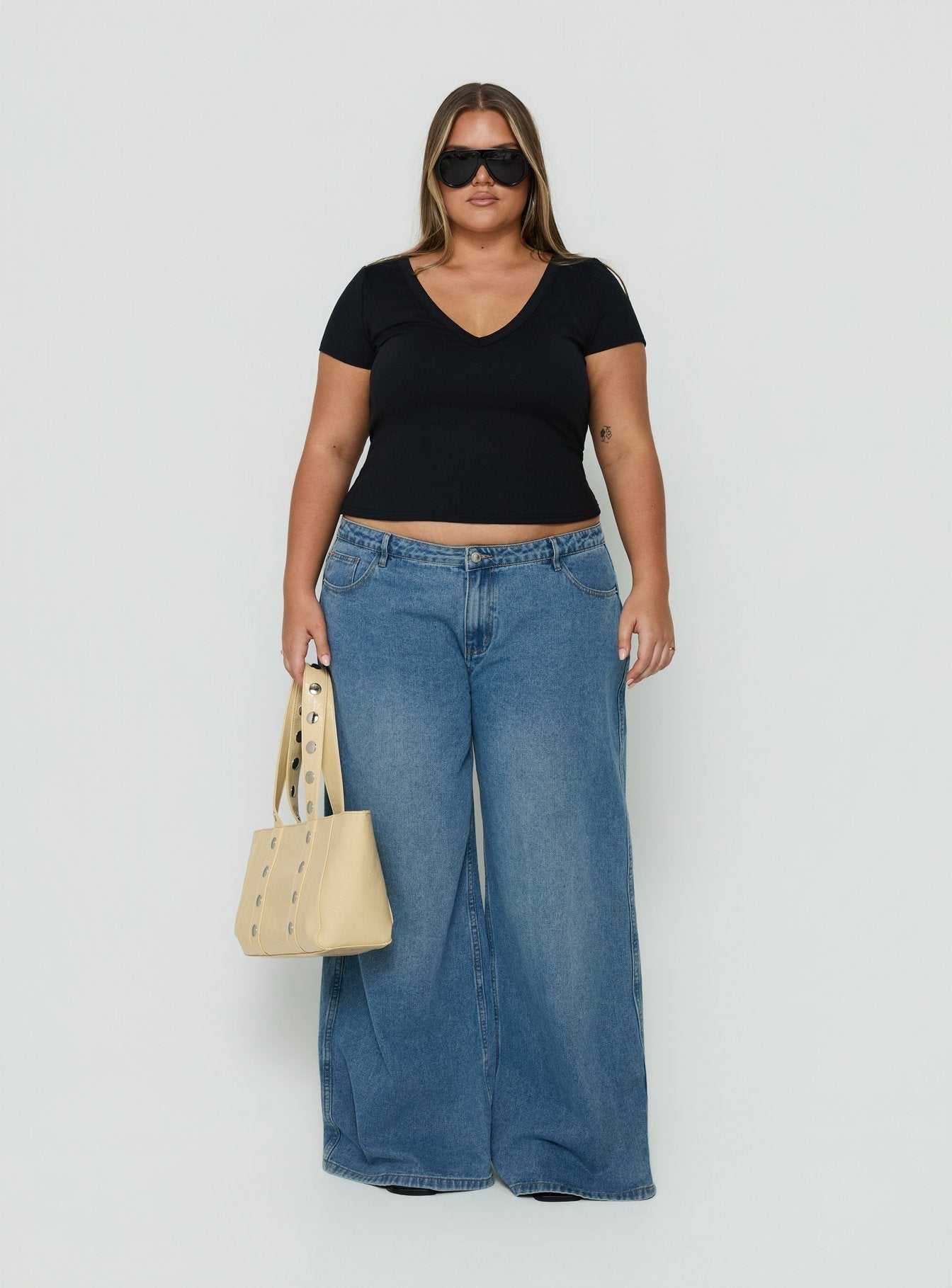 Daily Define Deep V Short Sleeve Top Black Curve